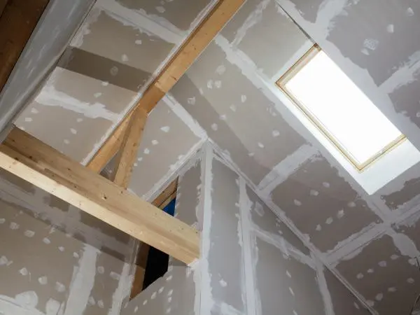 Trockenbauarbeit Dachodenausbau Wien
